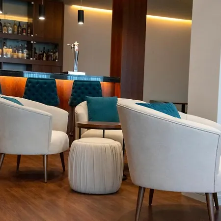 Luna De Hotel