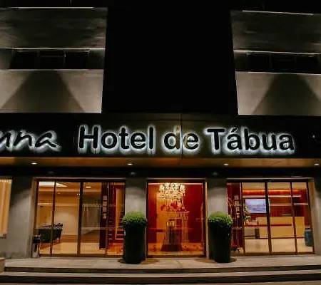 Luna De Hotel