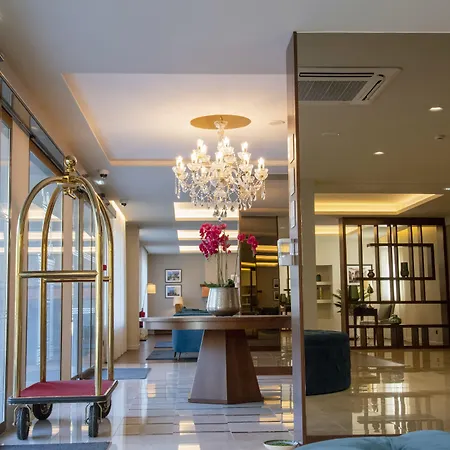 Luna De Hotel 4*