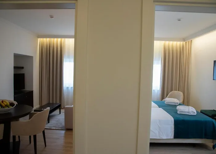 Luna De Hotel